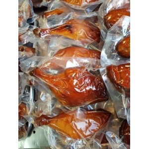 Smoked duck legs, sugarcane-baked duck legs, secret recipe. I can tell you in one word that once you eat it, you'll be hooked.