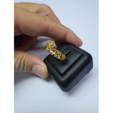 Ring decorated with a gemstone crown very beautiful