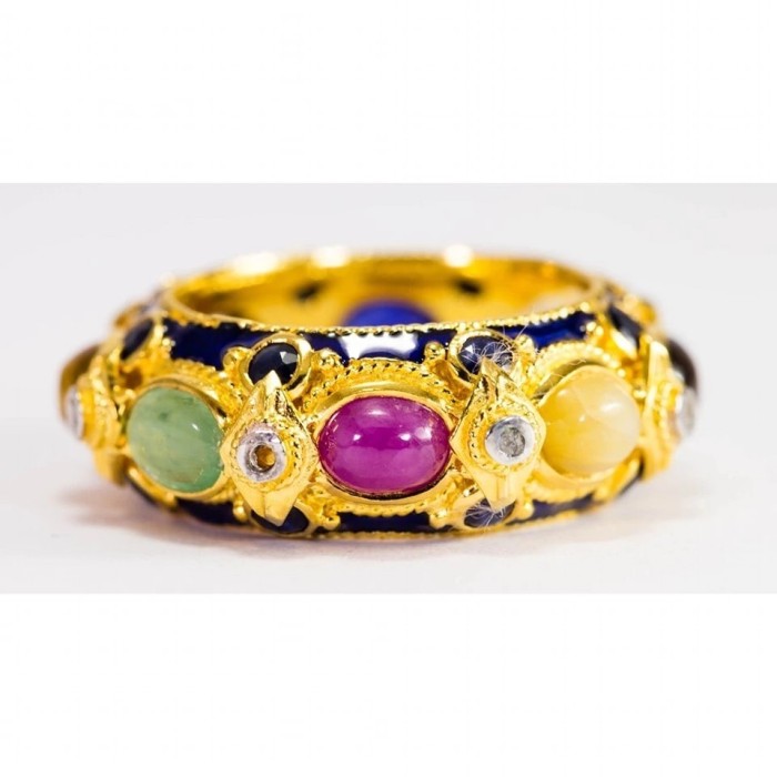 Nine Noppak gemstone ring very beautiful