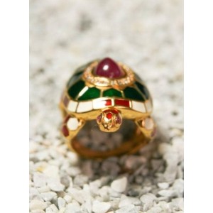 Decorative ring engraved with auspicious turtle