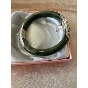 Premium jade bracelet, imported from Beijing, specially made to order with an open design, with real silver inserts.
