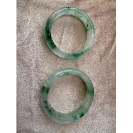 #Premium clear green jade bracelet, a symbol of stability, sustainability and immortality.