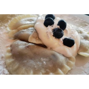 Blueberry Pierogi ปีแยรอกีรสบลูเบอรรี่